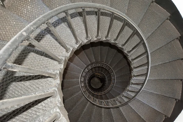 Спиральная лестница до бесконечности — стоковое фото