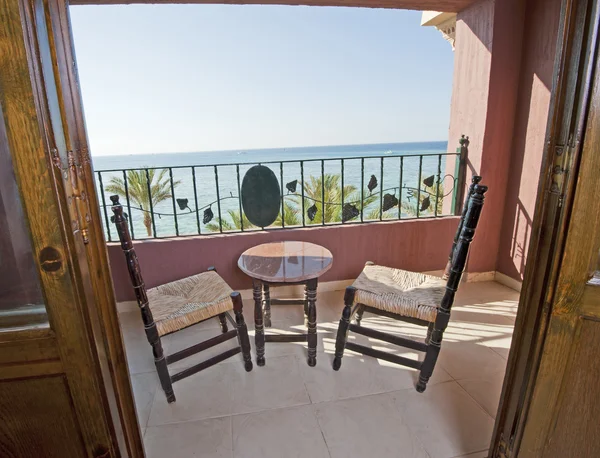 Tropische zee uitzicht vanaf een balkon — Stockfoto