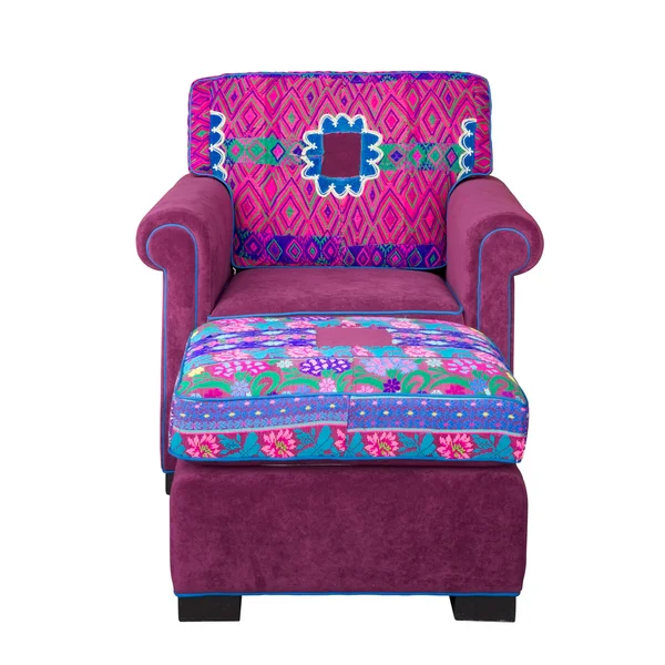 前面的粉红色布艺扶手椅和凳子 — 图库照片