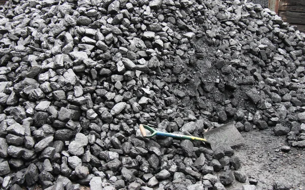 Stapel kolen. — Stockfoto