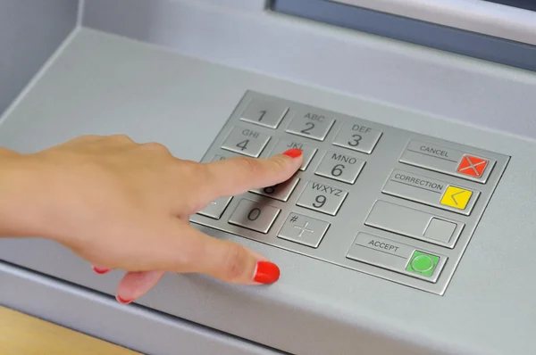 ATM - wprowadzeniu kodu pin — Zdjęcie stockowe