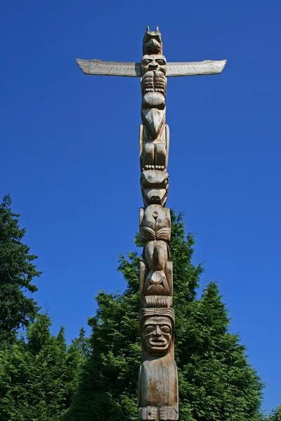 Totem Polonais dans Stanley Park, Vancouver Canada — Photo