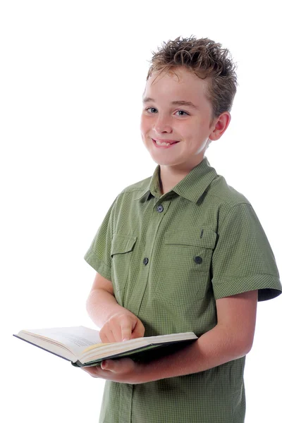 Kleine jongen houdt van haar boek — Stockfoto