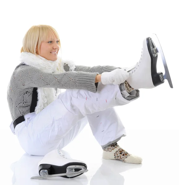 Hermosa chica pone en patines —  Fotos de Stock