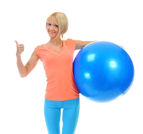 Jovem mulher com bola azul — Fotografia de Stock