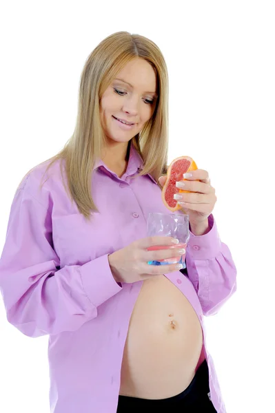 Красива молода вагітна жінка — стокове фото