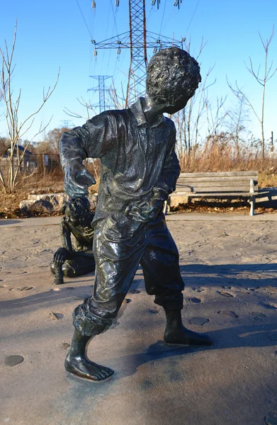 Sculpture of boy. — Stock Photo, Image