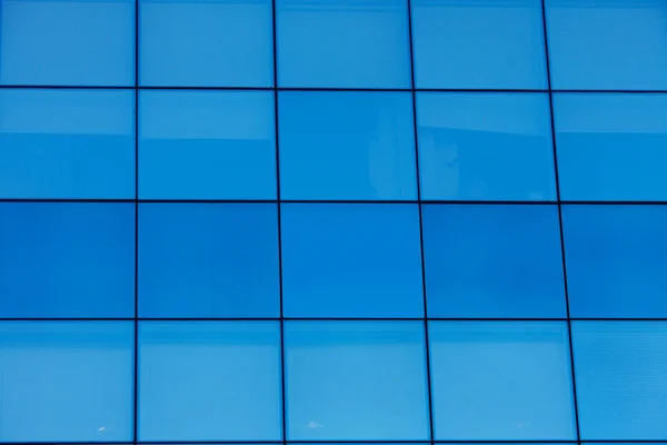 Achtergrond van het moderne kantoorgebouw van glas — Stockfoto