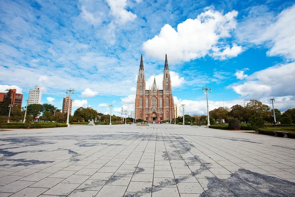 Собор в городе Ла-Плата, Аргентина — стоковое фото
