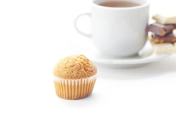 Staaf-van-chocolade, koffie en muffin op wit wordt geïsoleerd — Stockfoto