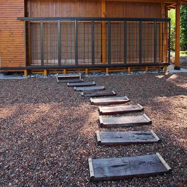 Kleines Holzhaus im japanischen Stil — Stockfoto