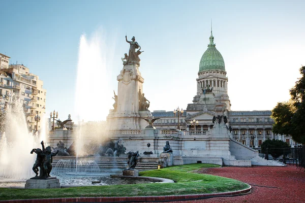 Costruzione del Congresso e della fontana a Buenos Aires, Argentina — Foto Stock