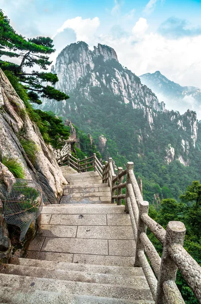 Sendero de montaña Huangshan — Foto de Stock