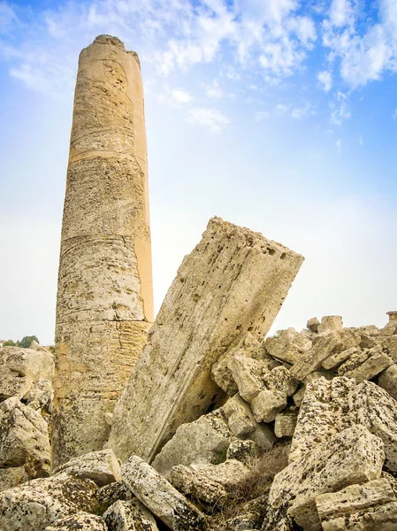 Stare rzymskie ruiny kolumna — Zdjęcie stockowe