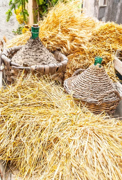 Herfst oogst mandfles rieten — Stockfoto