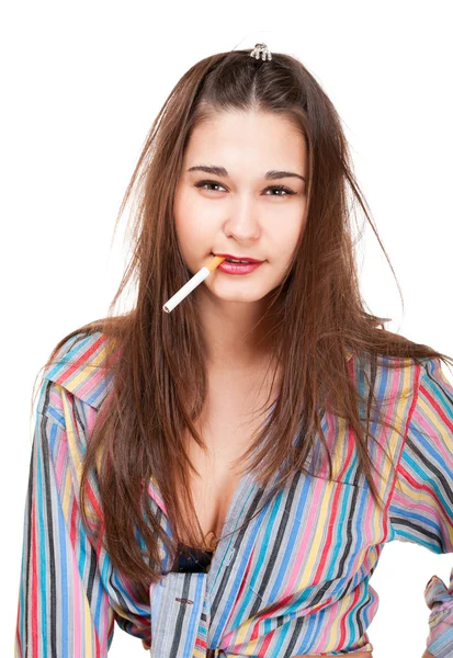 Lustige junge Frau Hausfrau mit Zigarette — Stockfoto