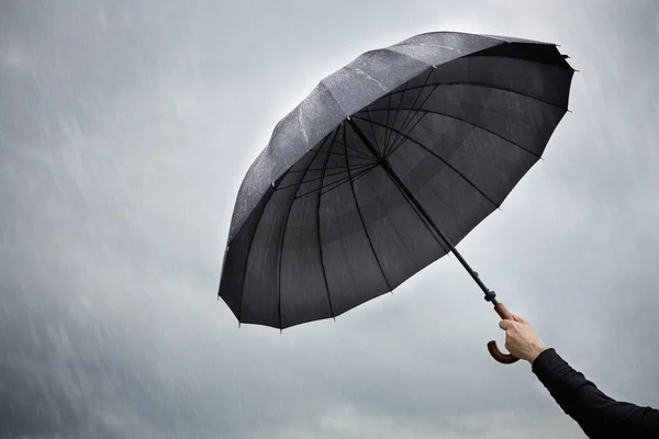 Зонтик (концепция защиты ) — стоковое фото