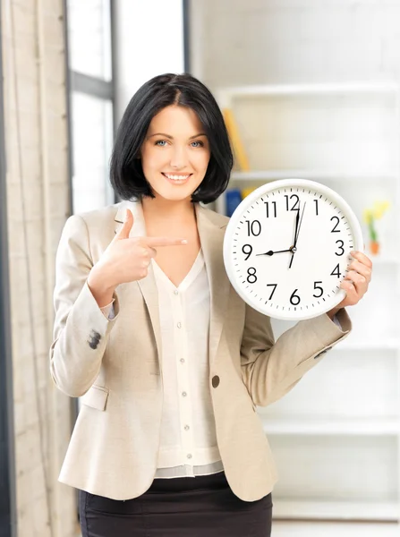 Donna d'affari con orologio — Foto Stock