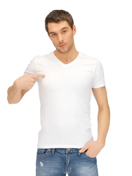 Beyaz tişörtlü yakışıklı adam — Stok fotoğraf