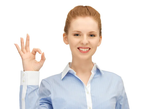 Mujer joven mostrando signo ok — Foto de Stock