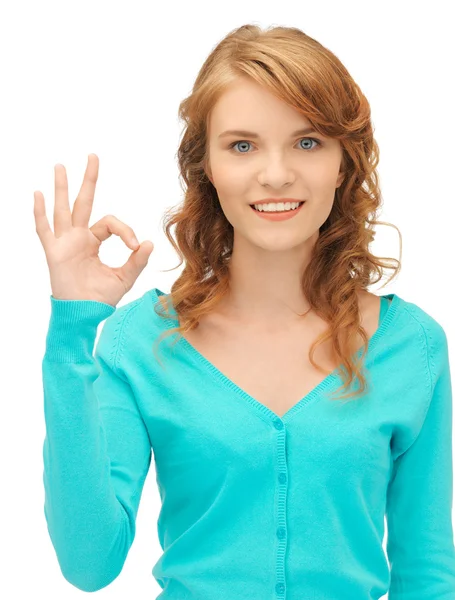 Adolescente menina mostrando ok sinal — Fotografia de Stock
