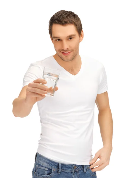 Homem de camisa branca com copo de água — Fotografia de Stock