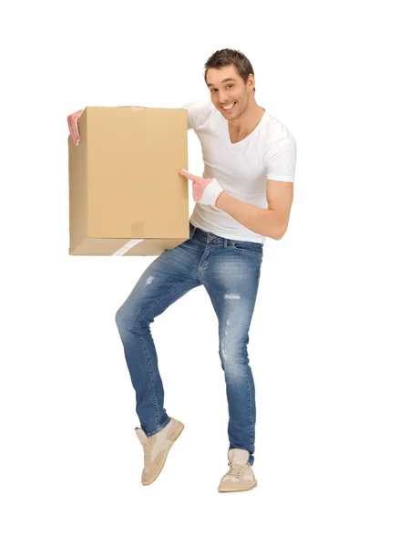大きな箱とハンサムな男 — ストック写真