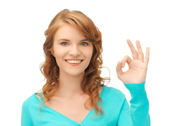 Adolescente menina mostrando ok sinal — Fotografia de Stock