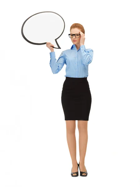 Pensive бізнес-леді з порожньою текстовою бульбашкою — стокове фото