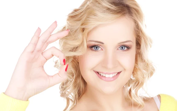 Lovely blonde showing ok sign — Stock Photo, Image