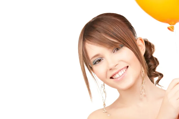 Šťastné dospívající dívka s balónem — Stock fotografie