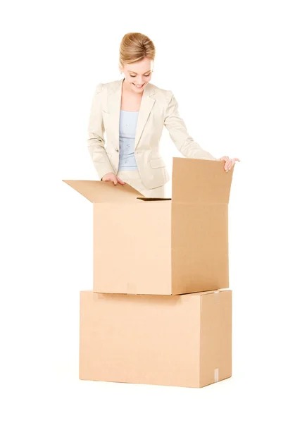 Donna d'affari con scatole — Foto Stock