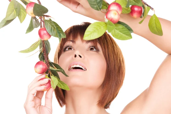 애플 나뭇가지와 함께 행복 한 여자 — 스톡 사진