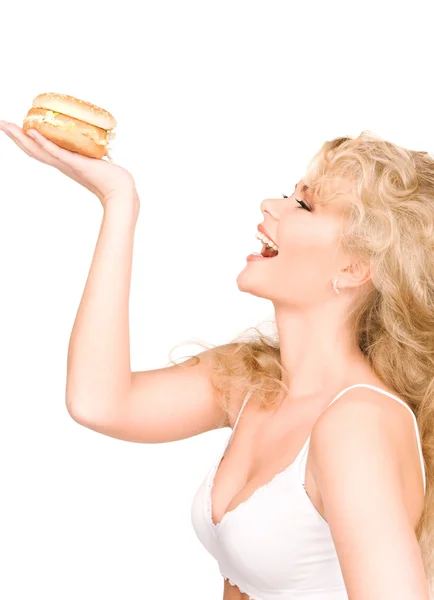 Donna con hamburger — Foto Stock