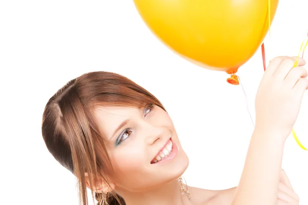 Щаслива дівчина-підліток з повітряними кулями — стокове фото