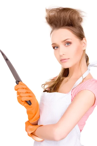 Hausfrau mit großem Messer — Stockfoto