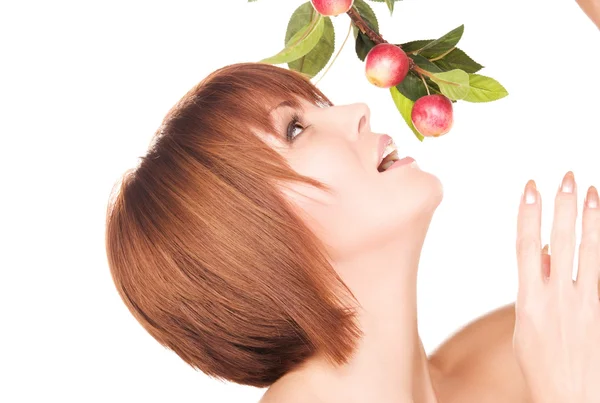 Ευτυχισμένη γυναίκα με το μήλο κλαδί — Φωτογραφία Αρχείου