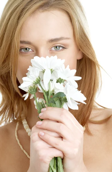 Ragazza con crisantemo bianco — Foto Stock