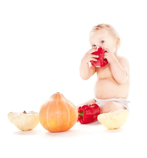 男婴与蔬菜 — 图库照片