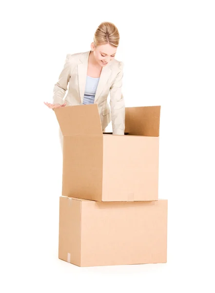 Mujer de negocios con cajas —  Fotos de Stock