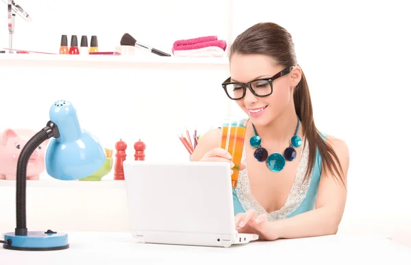 Lovely woman laptop computer — Stock Photo, Image