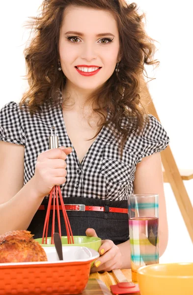 Ελκυστική κοπέλα στην κουζίνα — Φωτογραφία Αρχείου