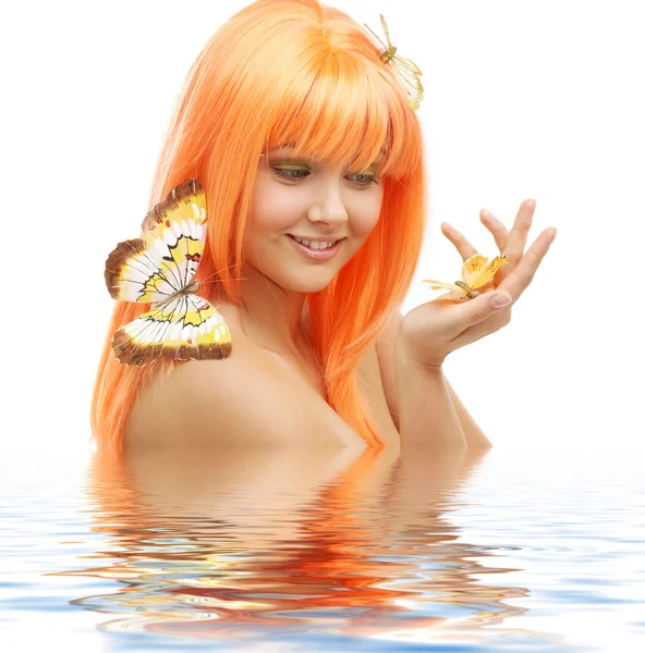 在水中的蝴蝶女孩 — 图库照片