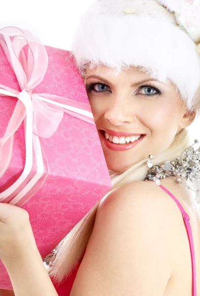 Santa helper ragazza con scatola regalo rosa — Foto Stock