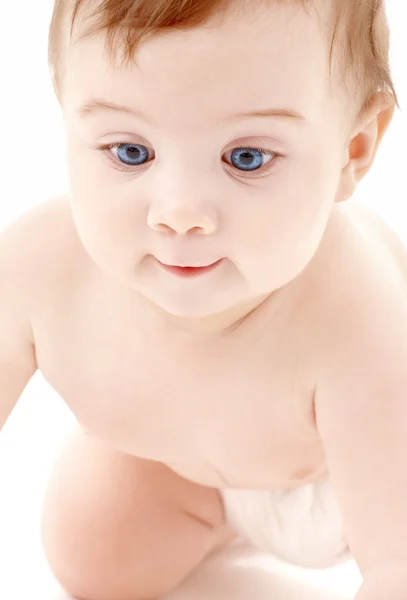 Retrato de un bebé gateando — Foto de Stock