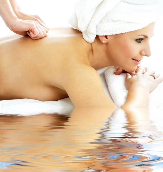 Massage plezier in water — Stockfoto