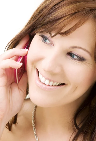 粉红色电话的女人kvinna med rosa telefon — Stockfoto