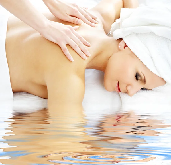 Professionele massage — Stockfoto