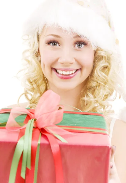 性格开朗的圣诞老人 helper 女孩与礼品盒 — 图库照片