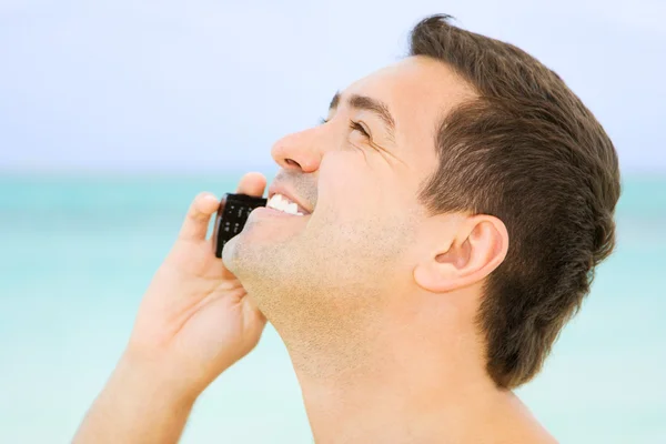 Uomo felice con cellulare — Foto Stock